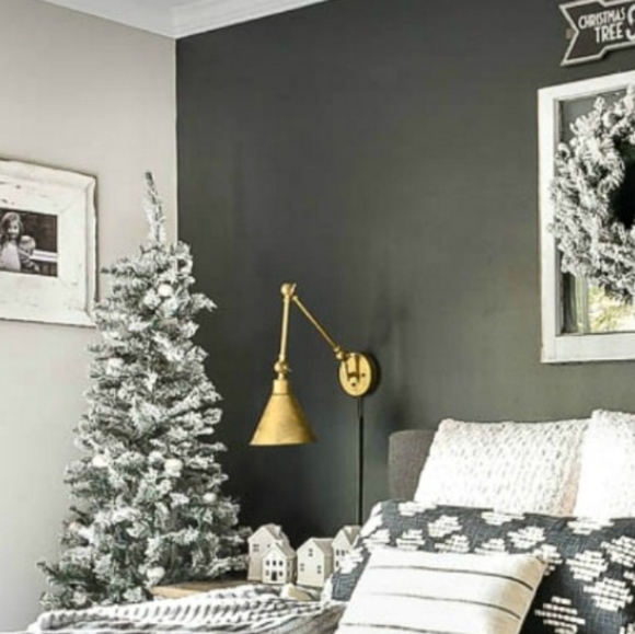 NWT!FARMHOUSE RUSTIC FLOCKED CHRISTMAS TREE 6ft